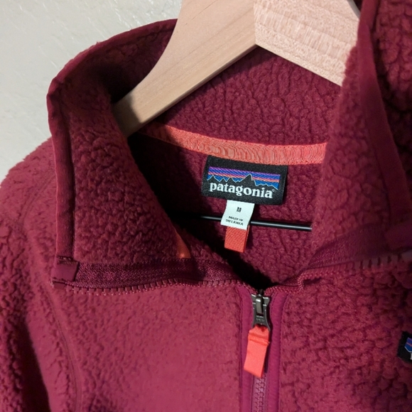 Patagonia Women's Fleece Jacket - Cranberry red. - Picture 2 of 3